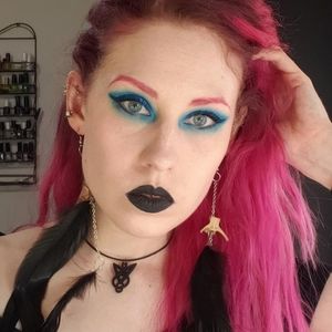 Meet your Posher, Leanna